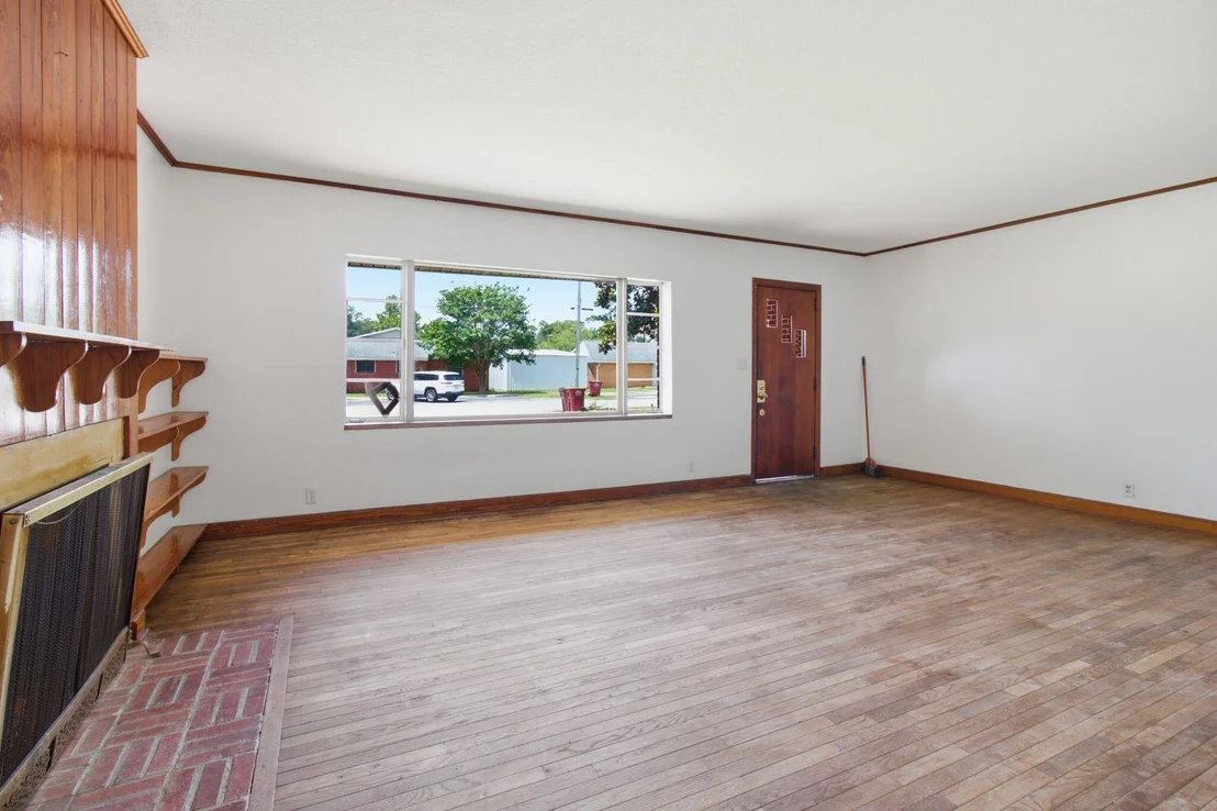 Photo of 855 N Pearl Street