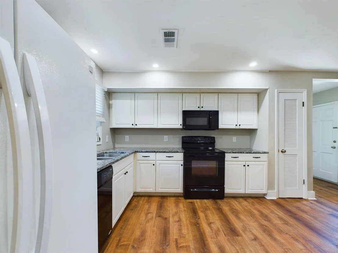Photo of 1011 Julia Avenue