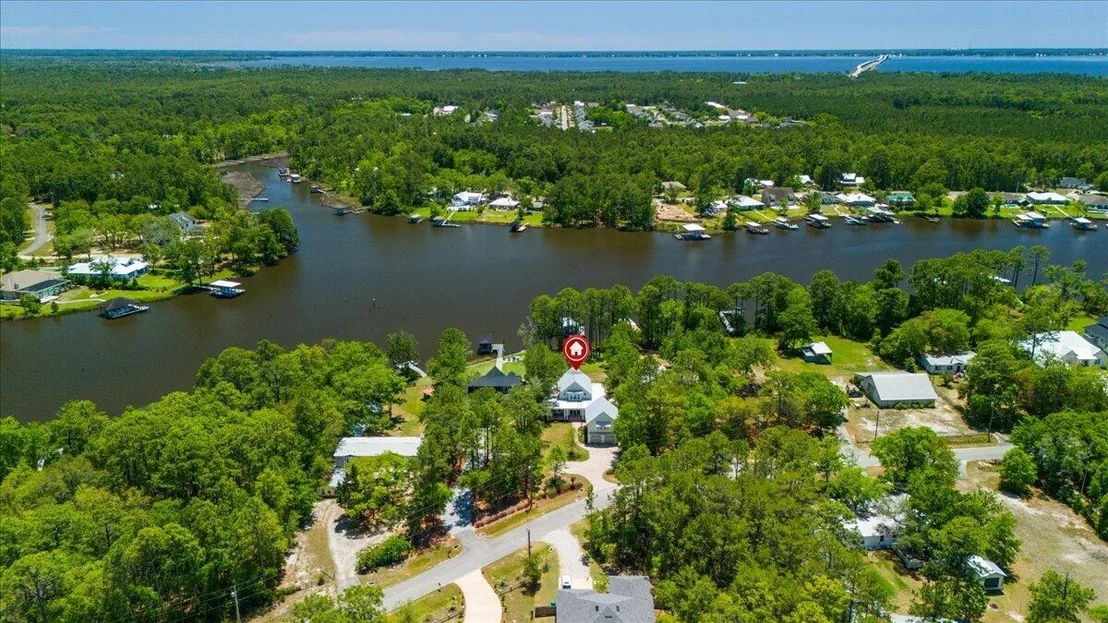 Photo of 103 W Bayou Forest Drive