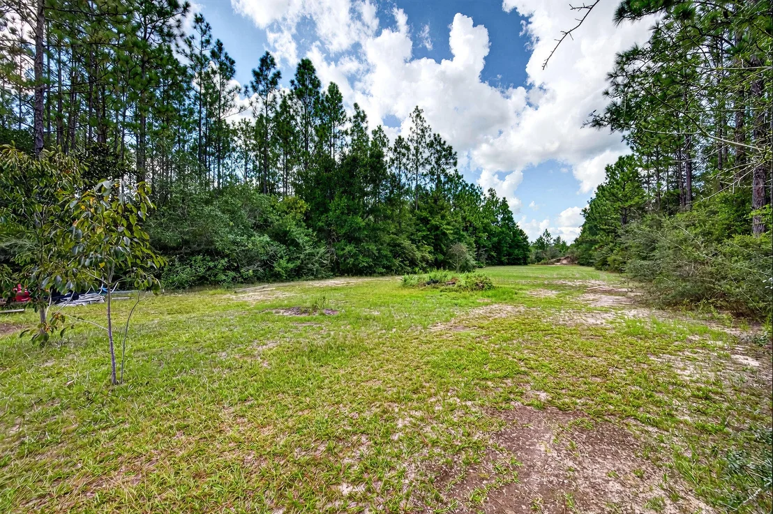 Photo of 635 Southside Drive
