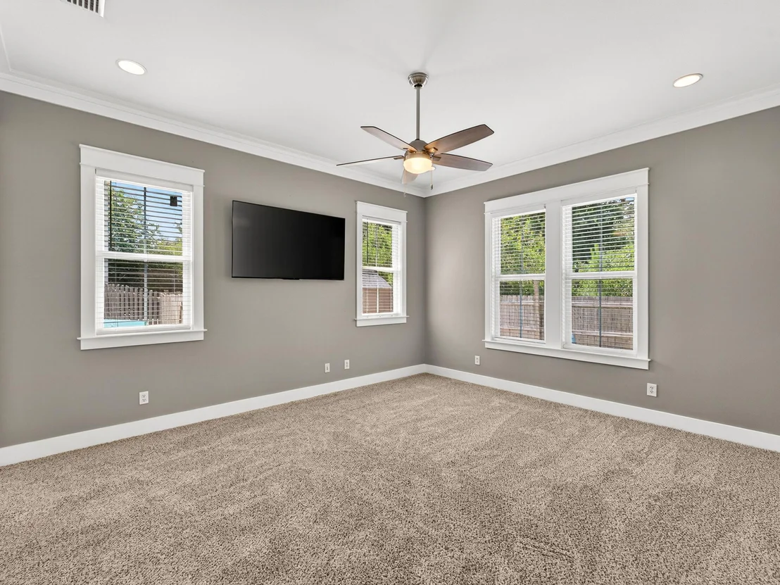 Photo of 328 Madison Circle