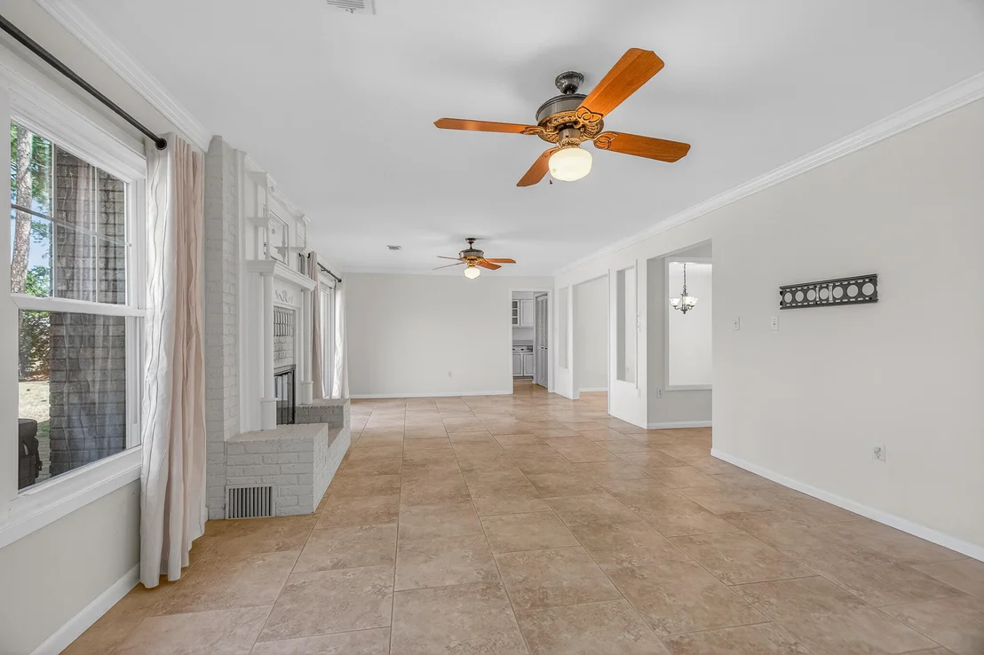 Photo of 186 Bayshore Drive