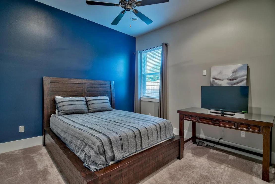 Photo of 989 Forest Shore Drive
