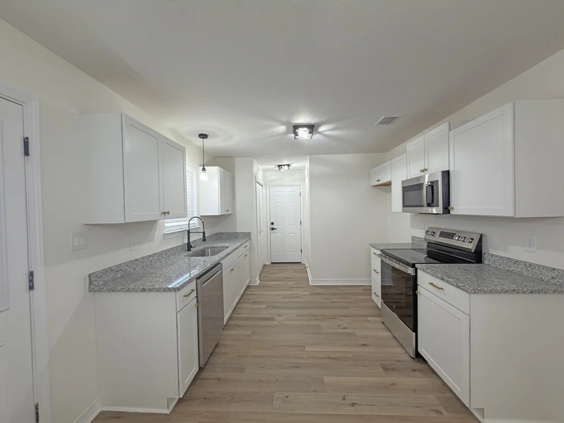 Photo of 6121 Robin Road