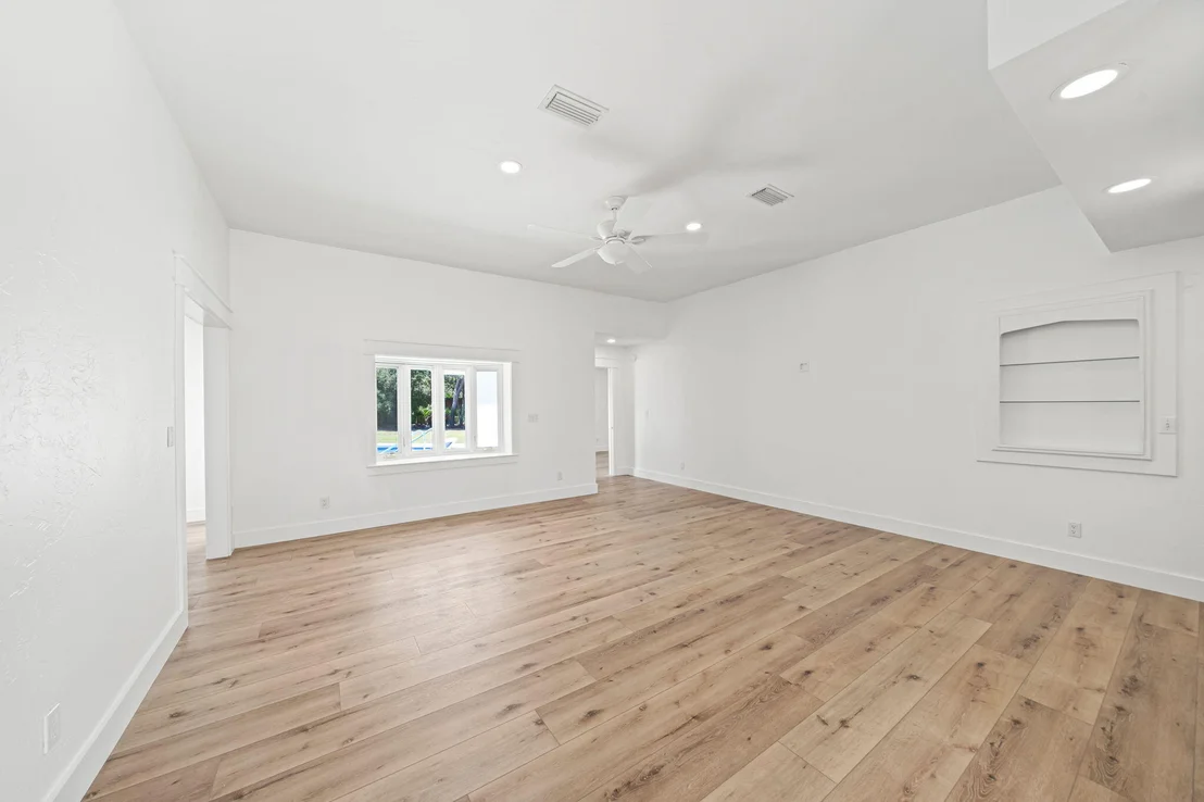 Photo of 497 Walton Way