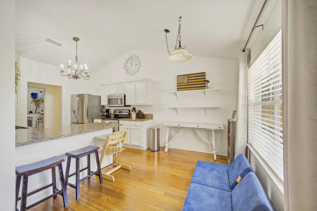 Photo of 346 Louise Circle