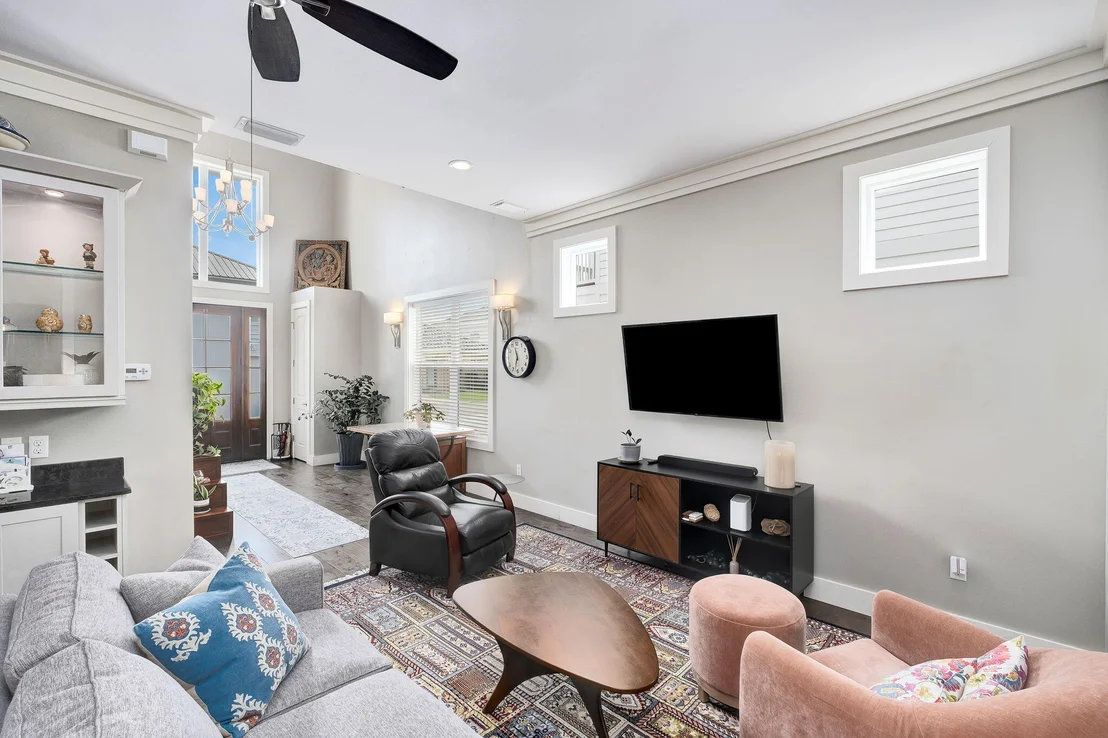 Photo of 47 Saint Simon Circle