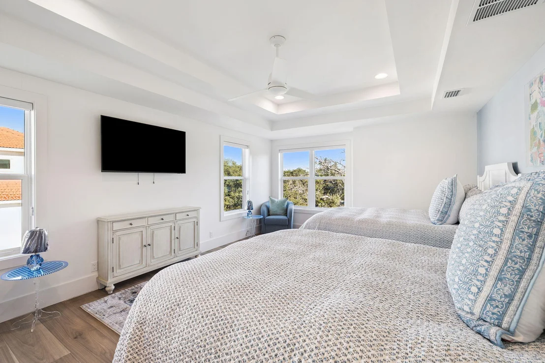 Photo of 754 Harbor Boulevard