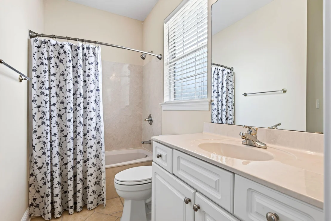Photo of 601 W Lynn Brook