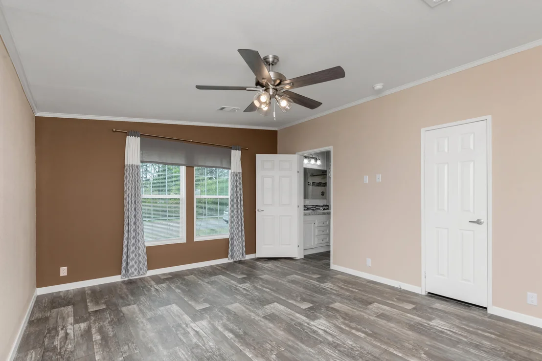 Photo of 910 N Lloyd Street