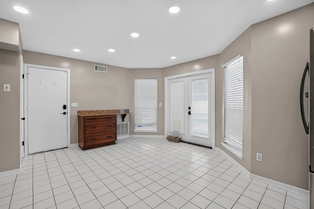 Photo of 402 Sandy Ridge Circle
