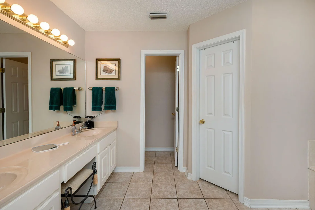 Photo of 5843 Saratoga Drive