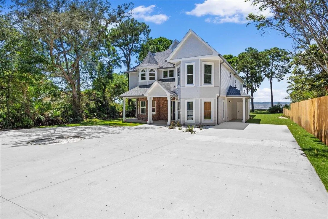 Photo of 609 Calhoun Avenue