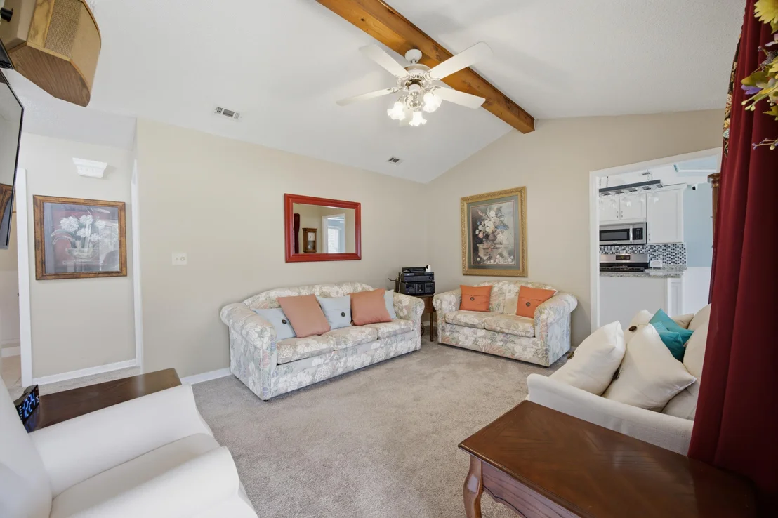 Photo of 220 W Walker Circle
