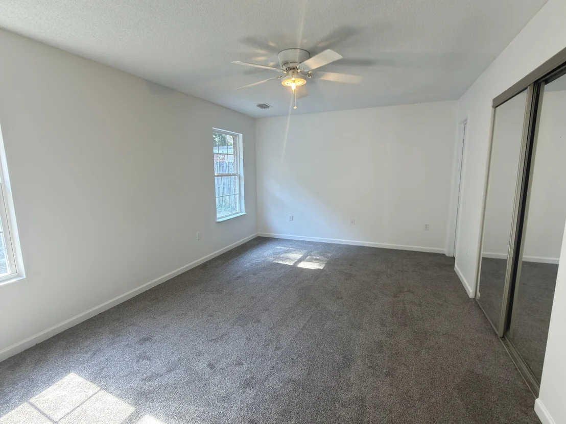 Photo of 5210 Moore Loop