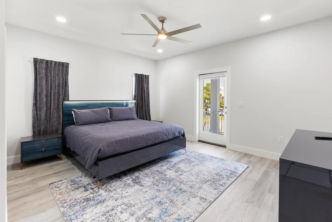 Photo of 39 Charlotte Avenue