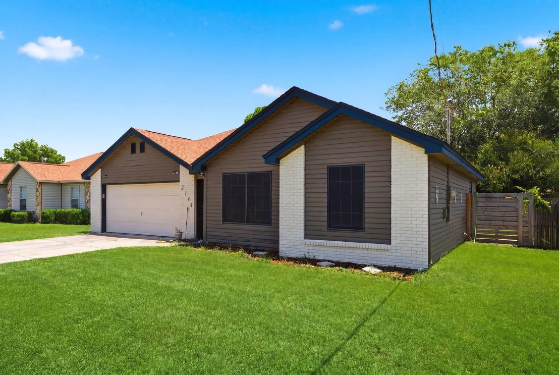 Photo of 2144 Estate Circle
