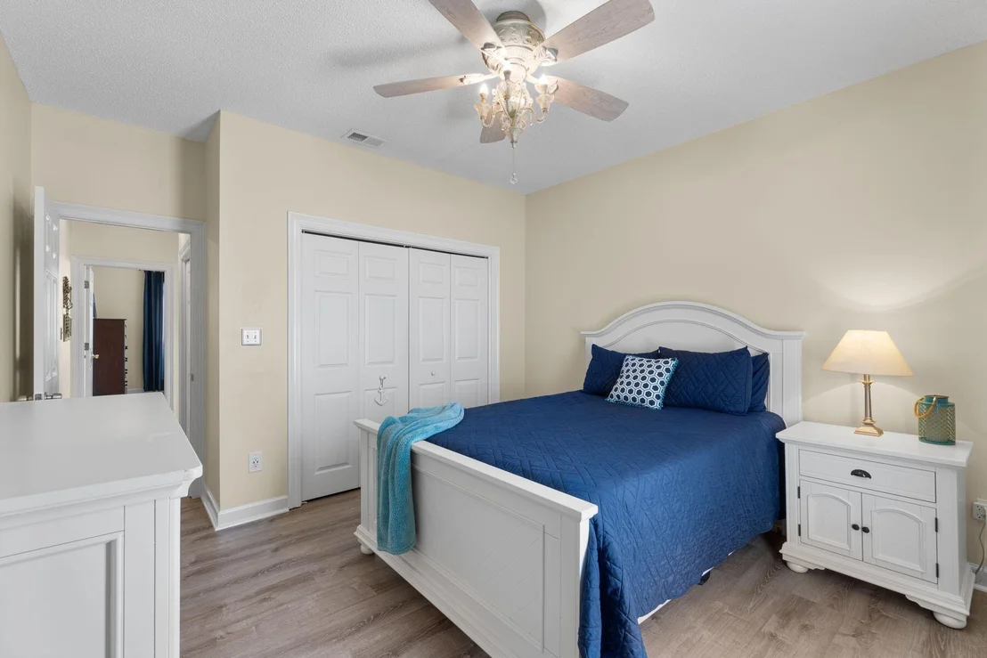 Photo of 180 Bonaire Boulevard