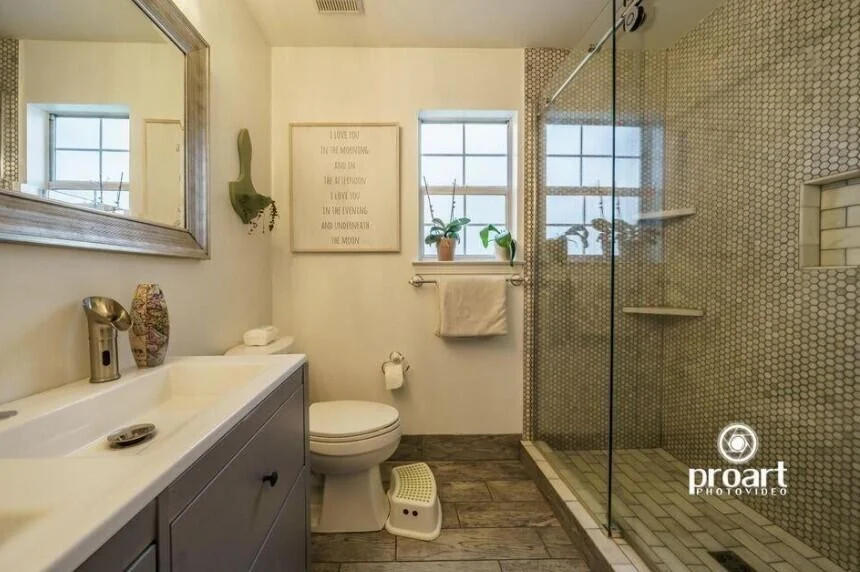 Photo of 641 Bayshore Dr Drive