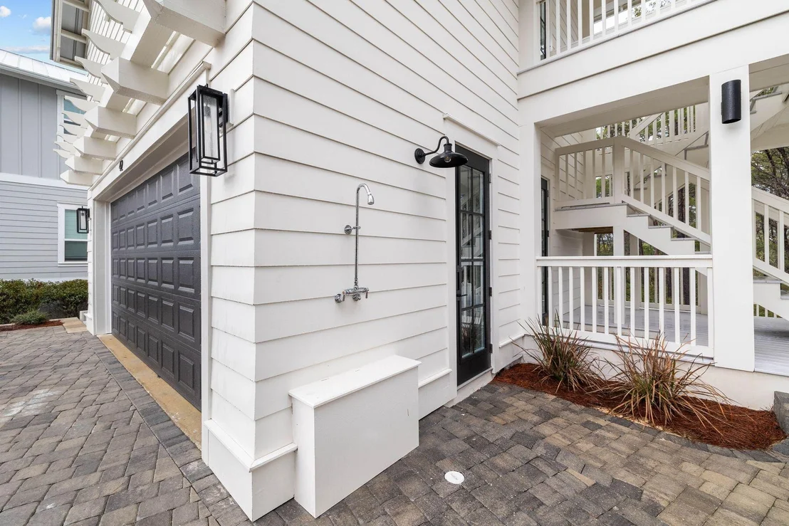 Photo of 42 Grande Pointe Circle