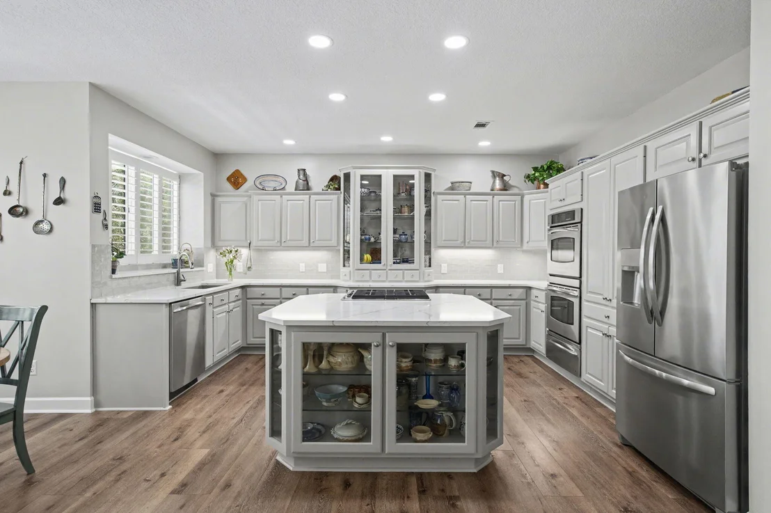Photo of 2760 Edgewater Drive