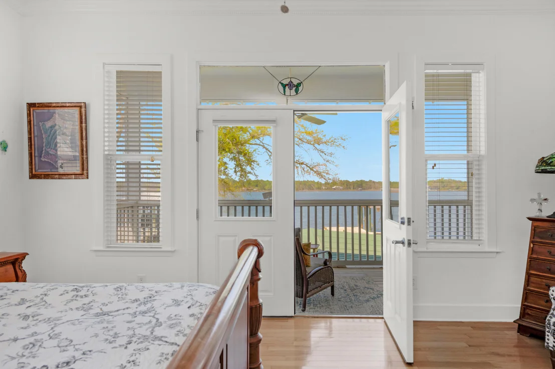 Photo of 1422 Lagrange Road