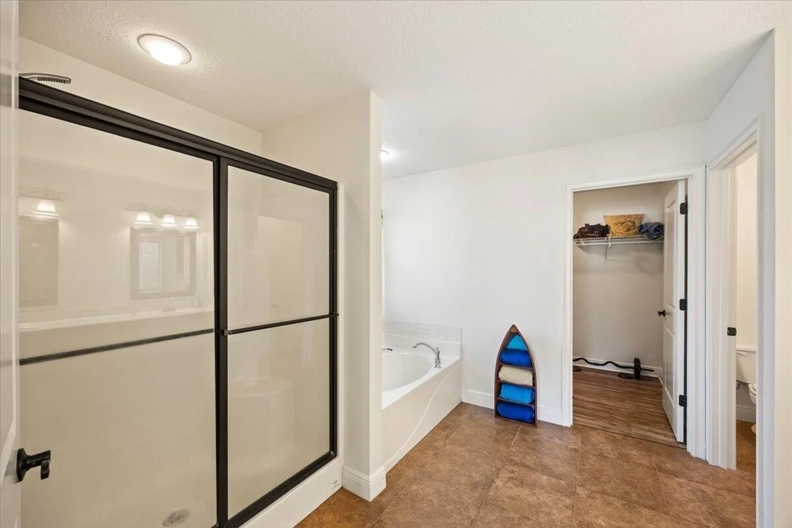 Photo of 2296 Valley Road