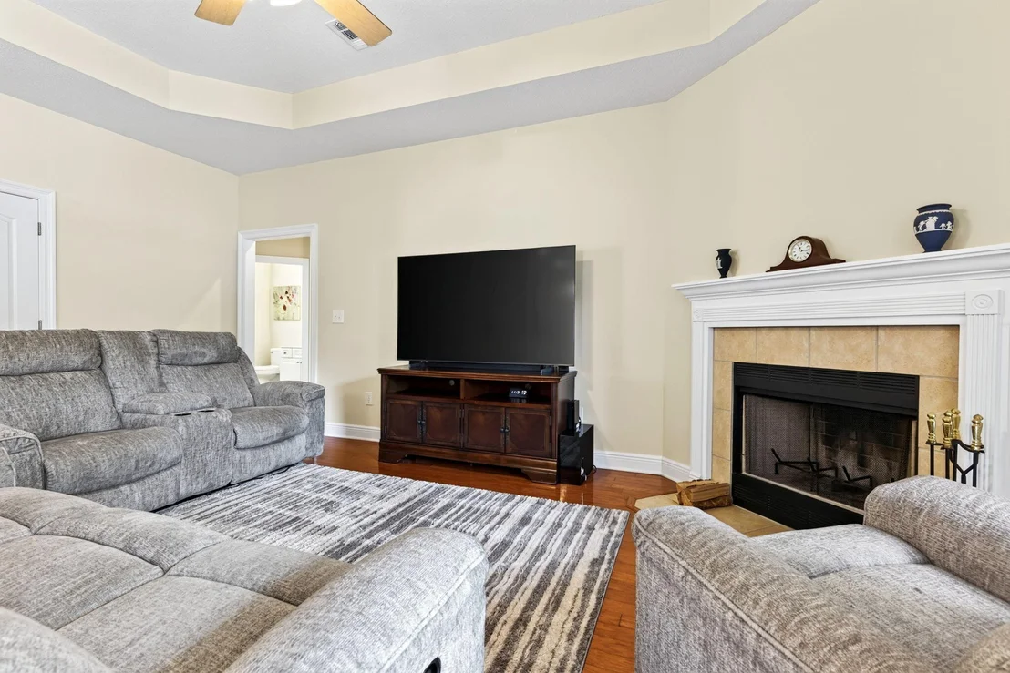 Photo of 601 W Lynn Brook