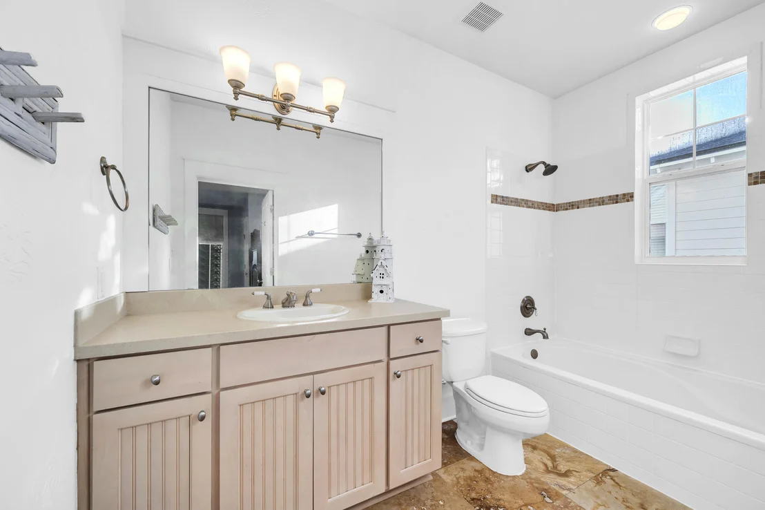 Photo of 1303 Laurel Way