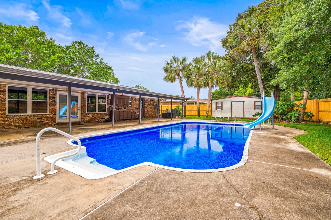 Photo of 3 NE Windsor Lane