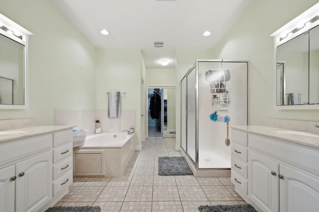 Photo of 4063 Lakeview Drive