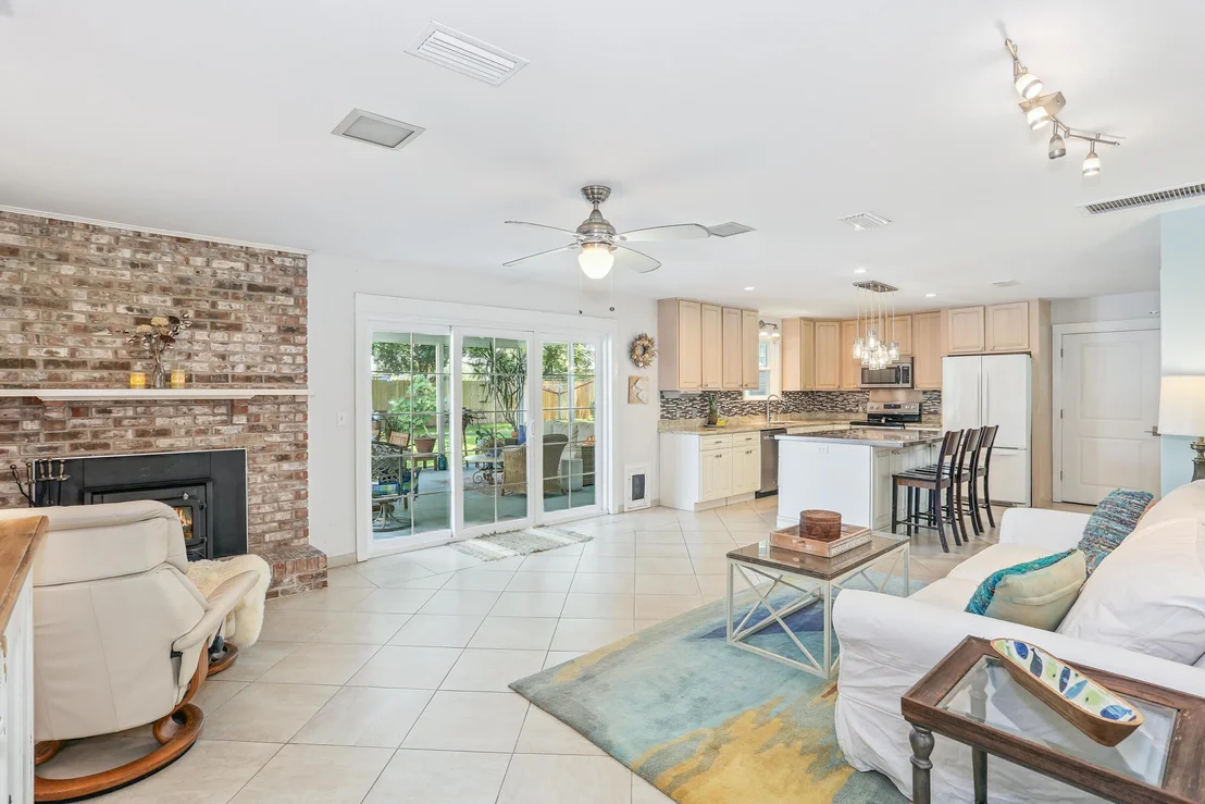 Photo of 424 Dracena Way