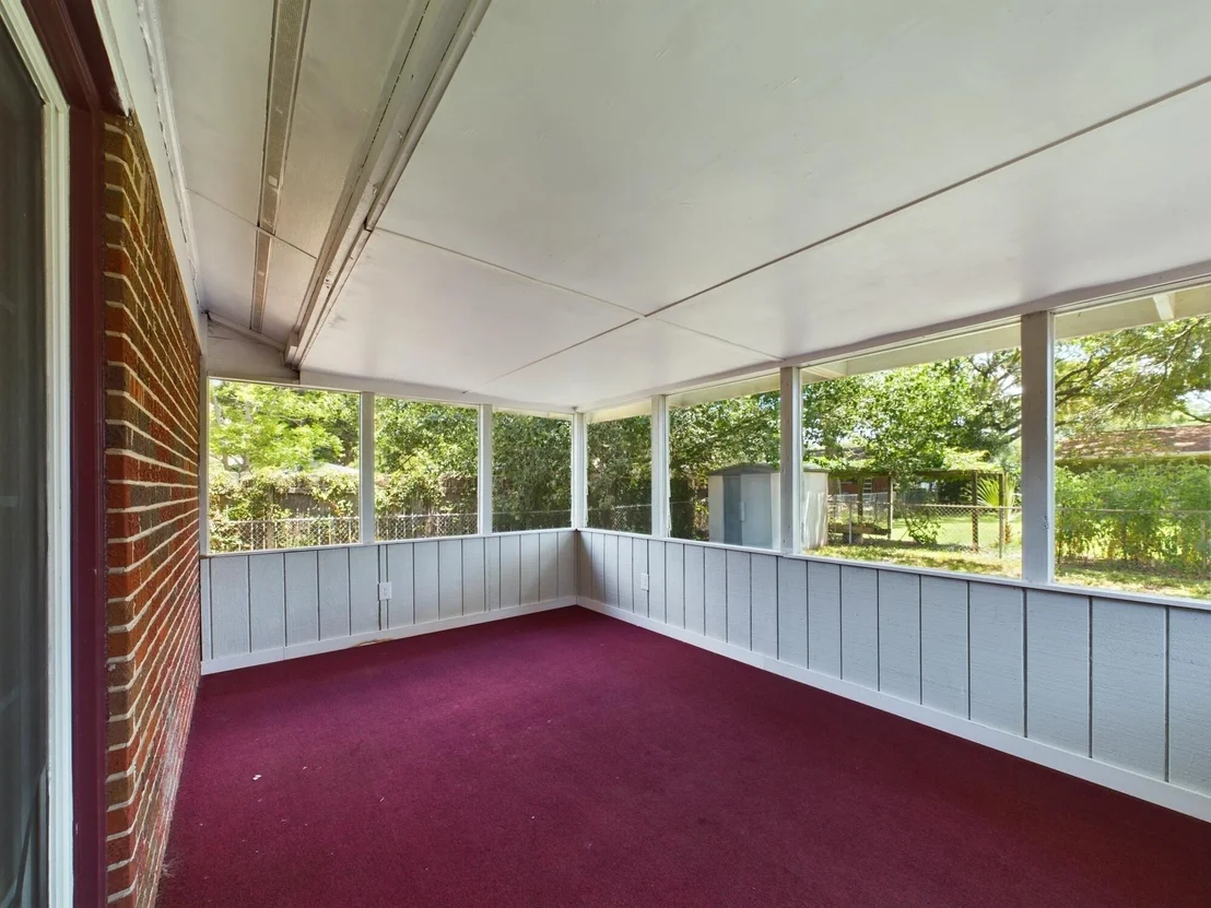 Photo of 1011 Julia Avenue