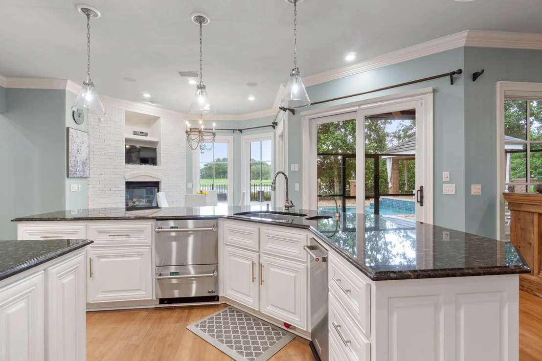 Photo of 4350 Stonebridge Road
