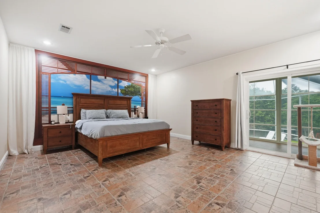 Photo of 4063 Lakeview Drive
