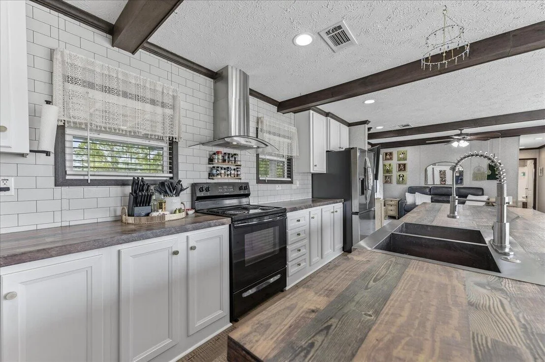 Photo of 4669 Thoroughbred Drive