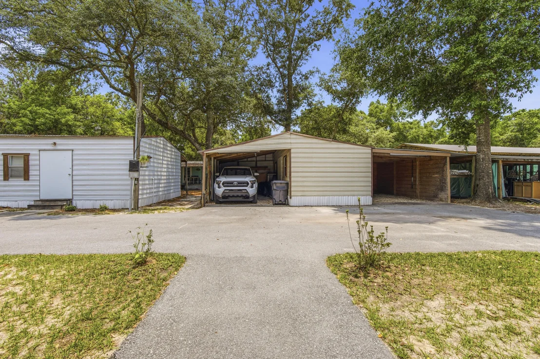 Photo of 685 Mcdaniels Fishcamp Road