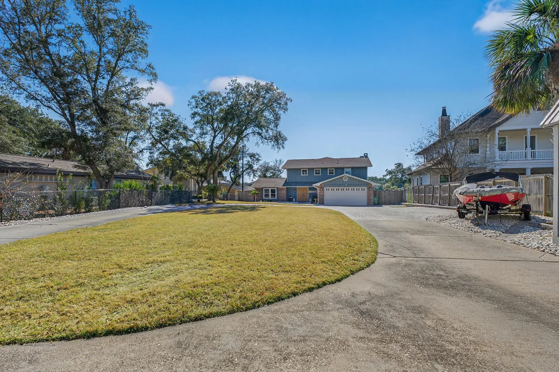 Photo of 228 Lafitte Crescent