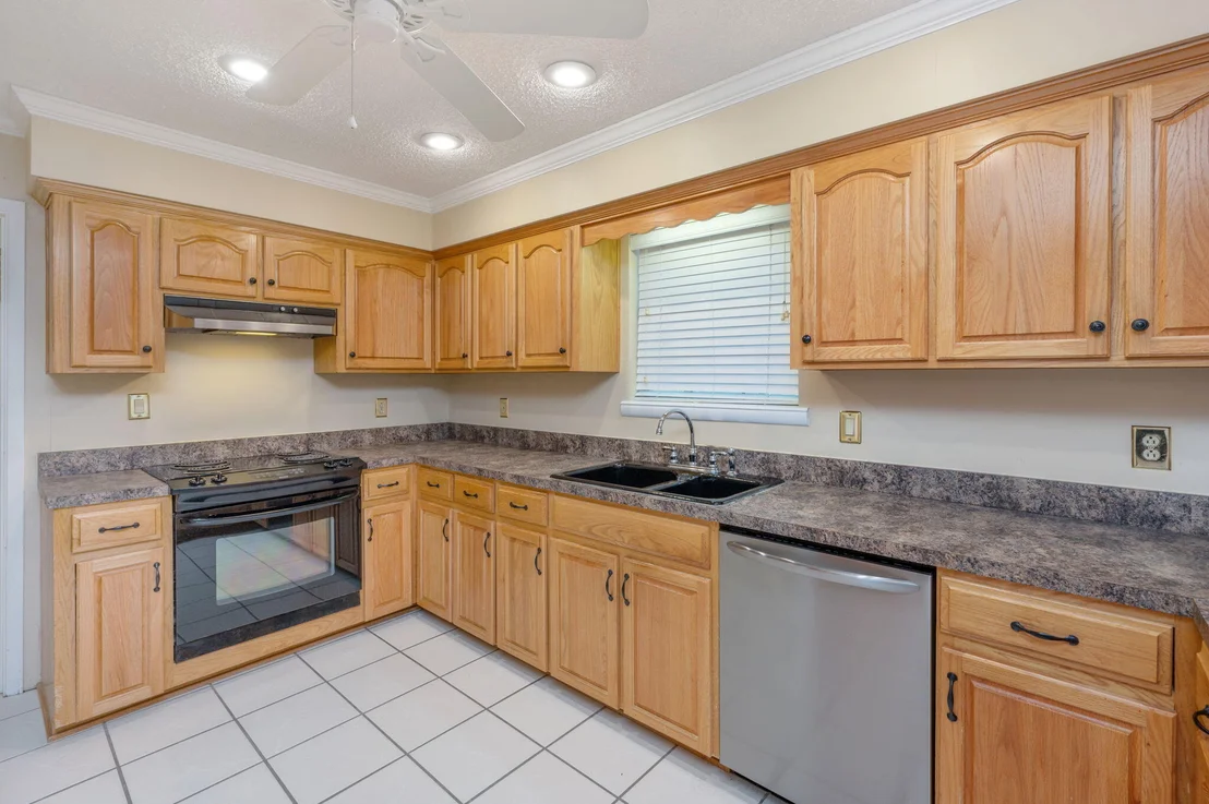 Photo of 5770 Wildwood Road