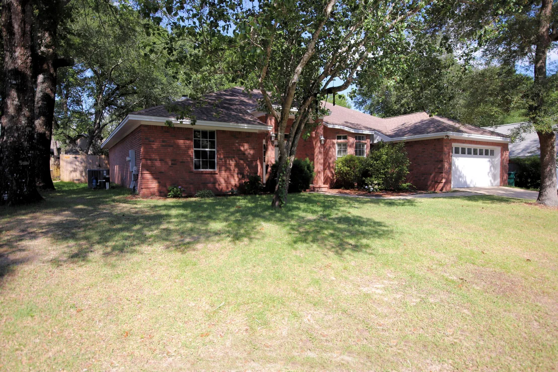 Photo of 1631 Parkside Circle