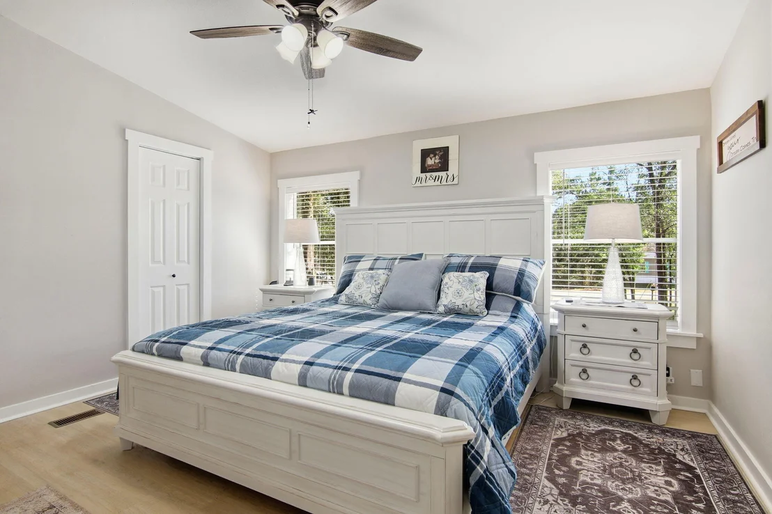 Photo of 6108 Old River Road