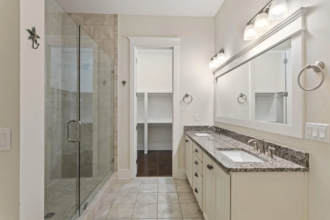 Photo of 470 Gulfview Circle