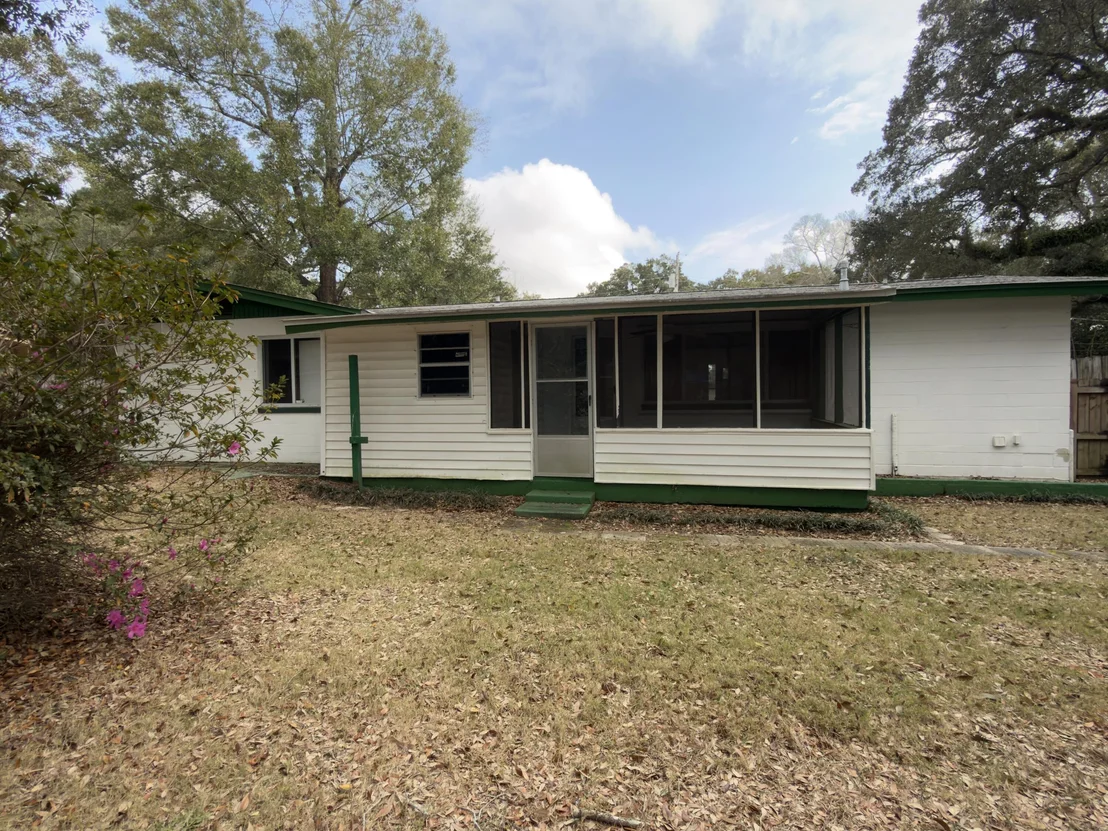 Photo of 910 Springbrook Avenue