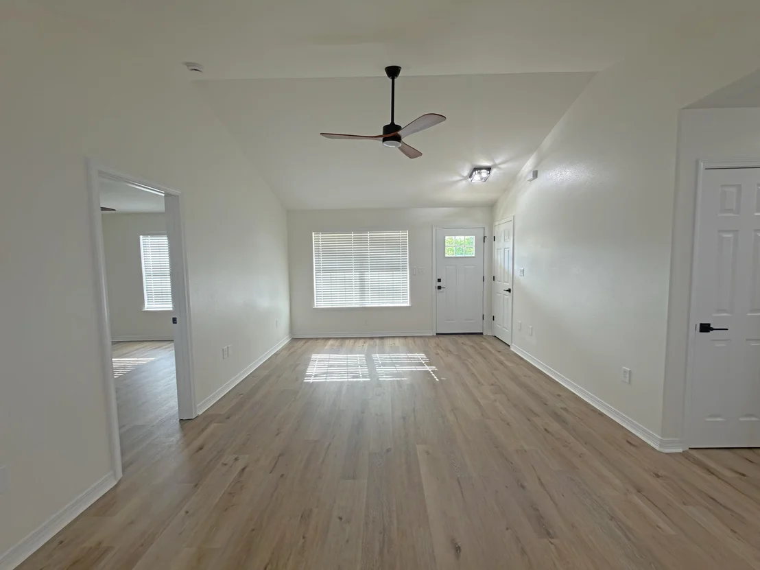 Photo of 6121 Robin Road