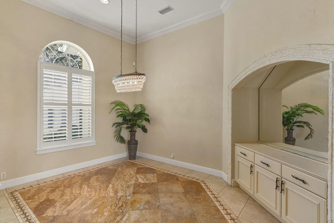 Photo of 4327 Stonebridge Road