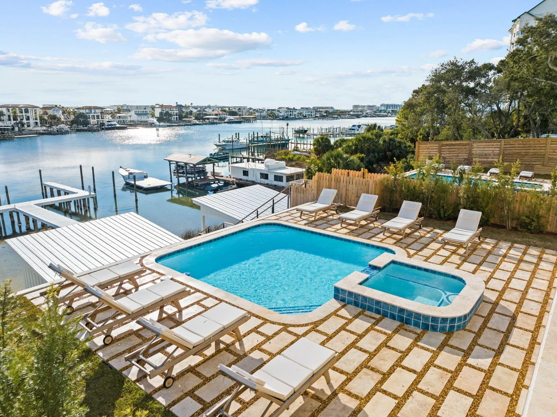 Photo of 714 Harbor Boulevard
