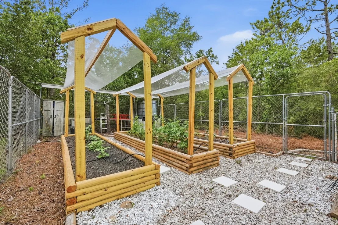 Photo of 4063 Lakeview Drive