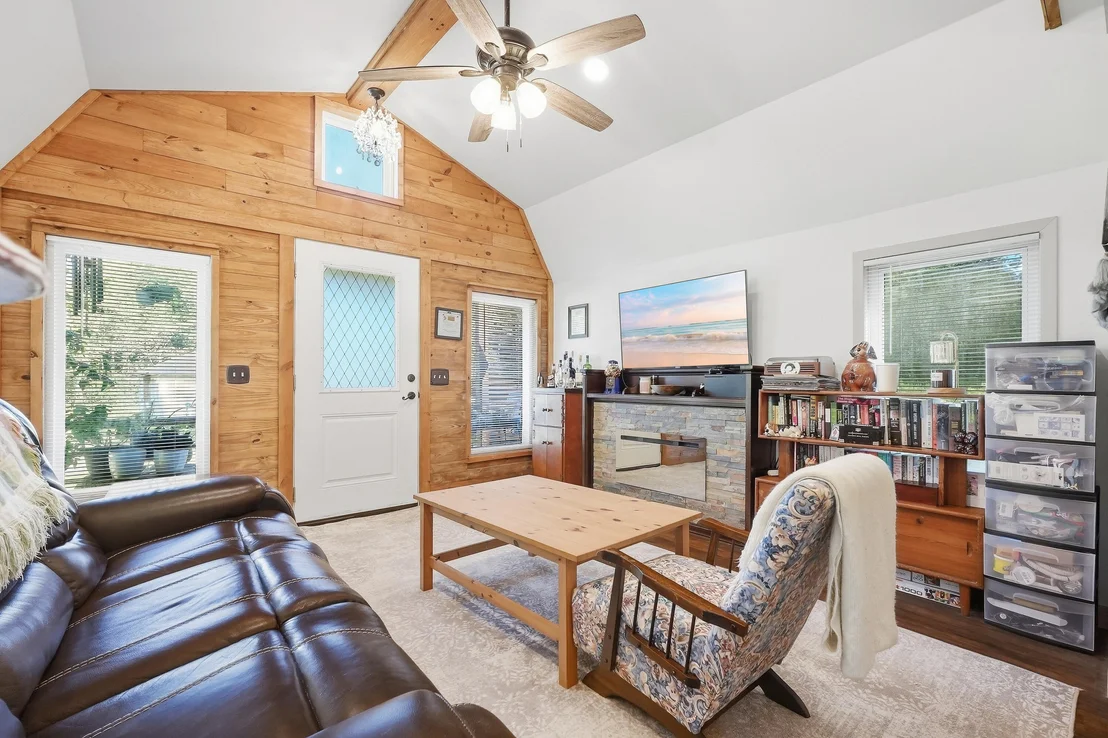 Photo of 348 Eucalyptus Avenue