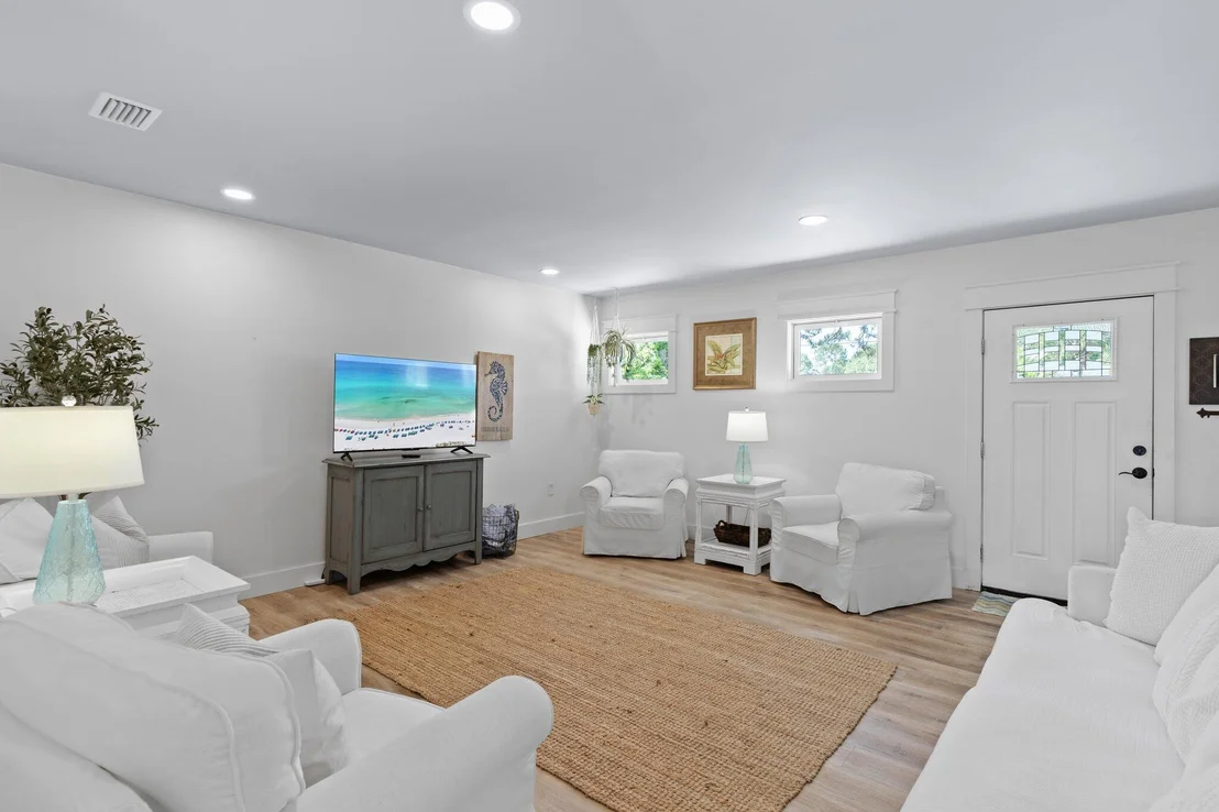 Photo of 850 Forest Shore Drive