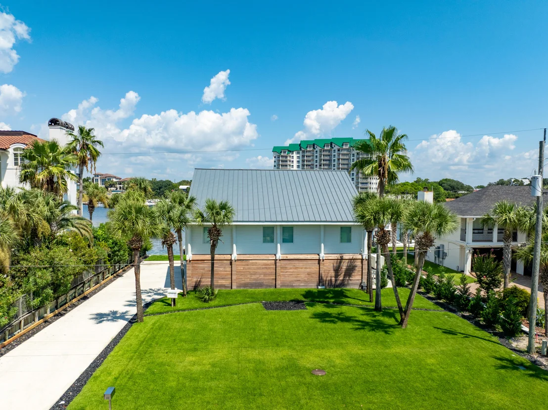 Photo of 611 Lagoon Drive